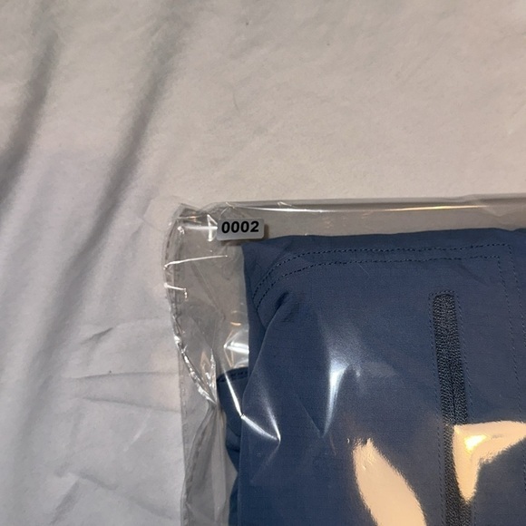 Mens avalanche button down size small - Picture 5 of 5